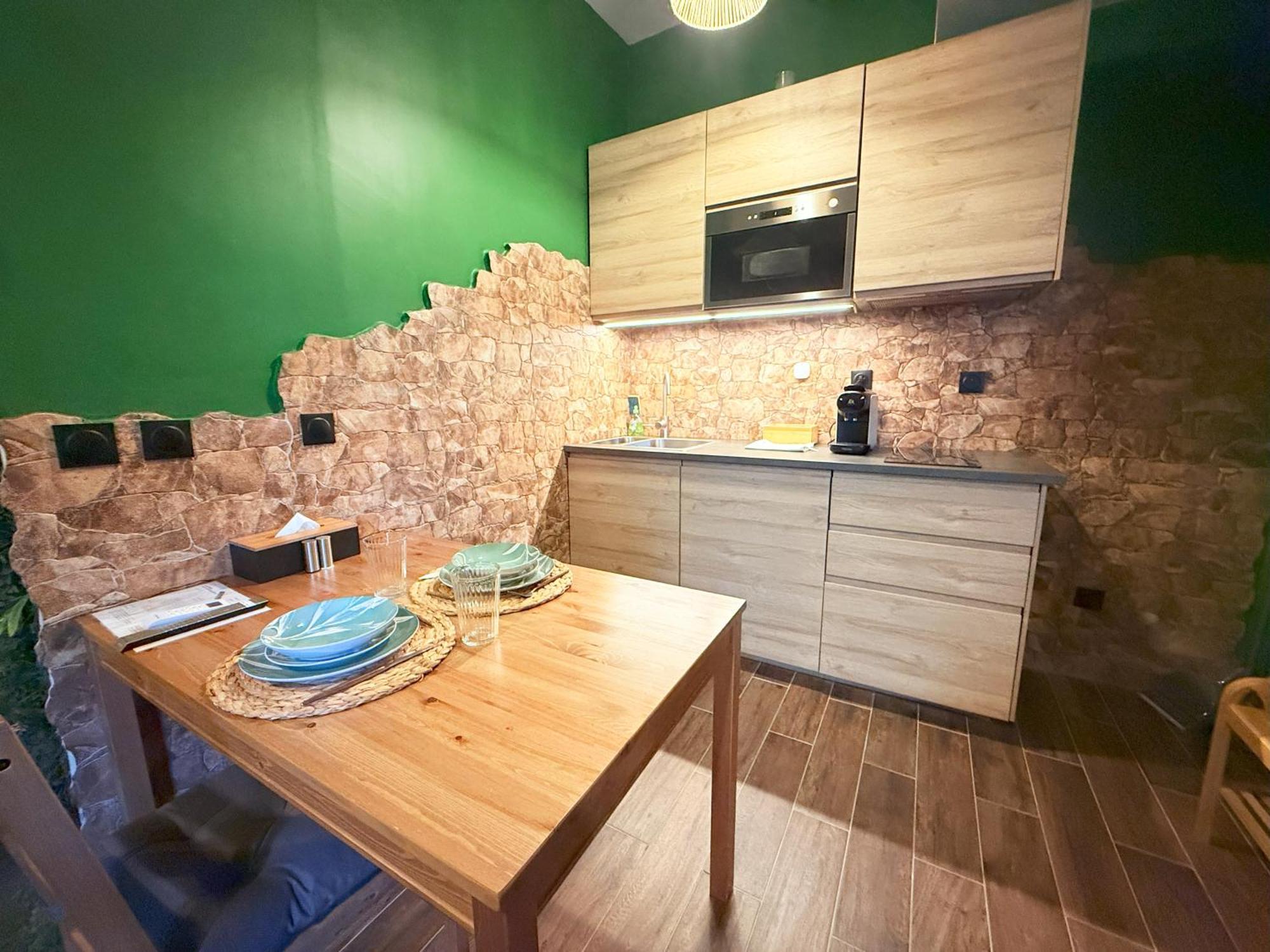 Narbnb - Jungle Suite - Jacuzzi - Centre - Clim Нарбон Екстериор снимка